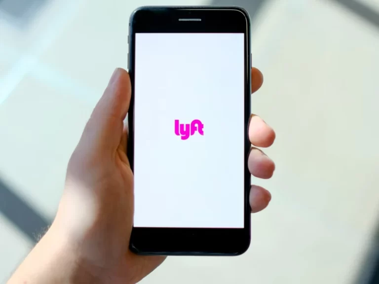 Can You Use Cash App Card for Lyft? (2022)